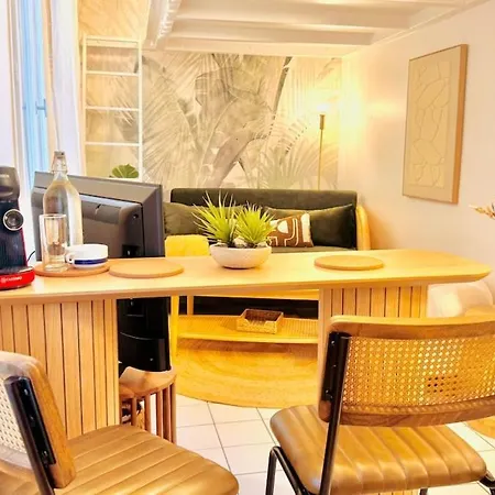 In Perfect For A Couple Or For Work Apartmán Paříž