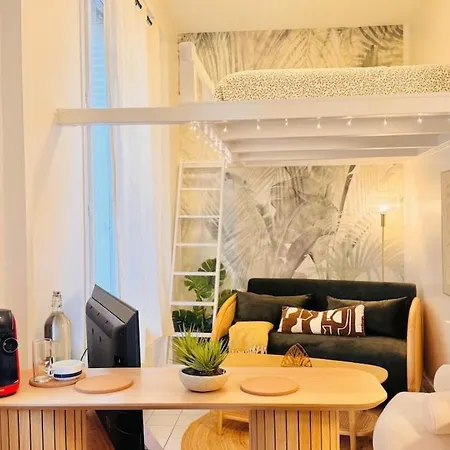 In Perfect For A Couple Or For Work Apartmán