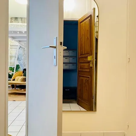 In Perfect For A Couple Or For Work Apartmán *